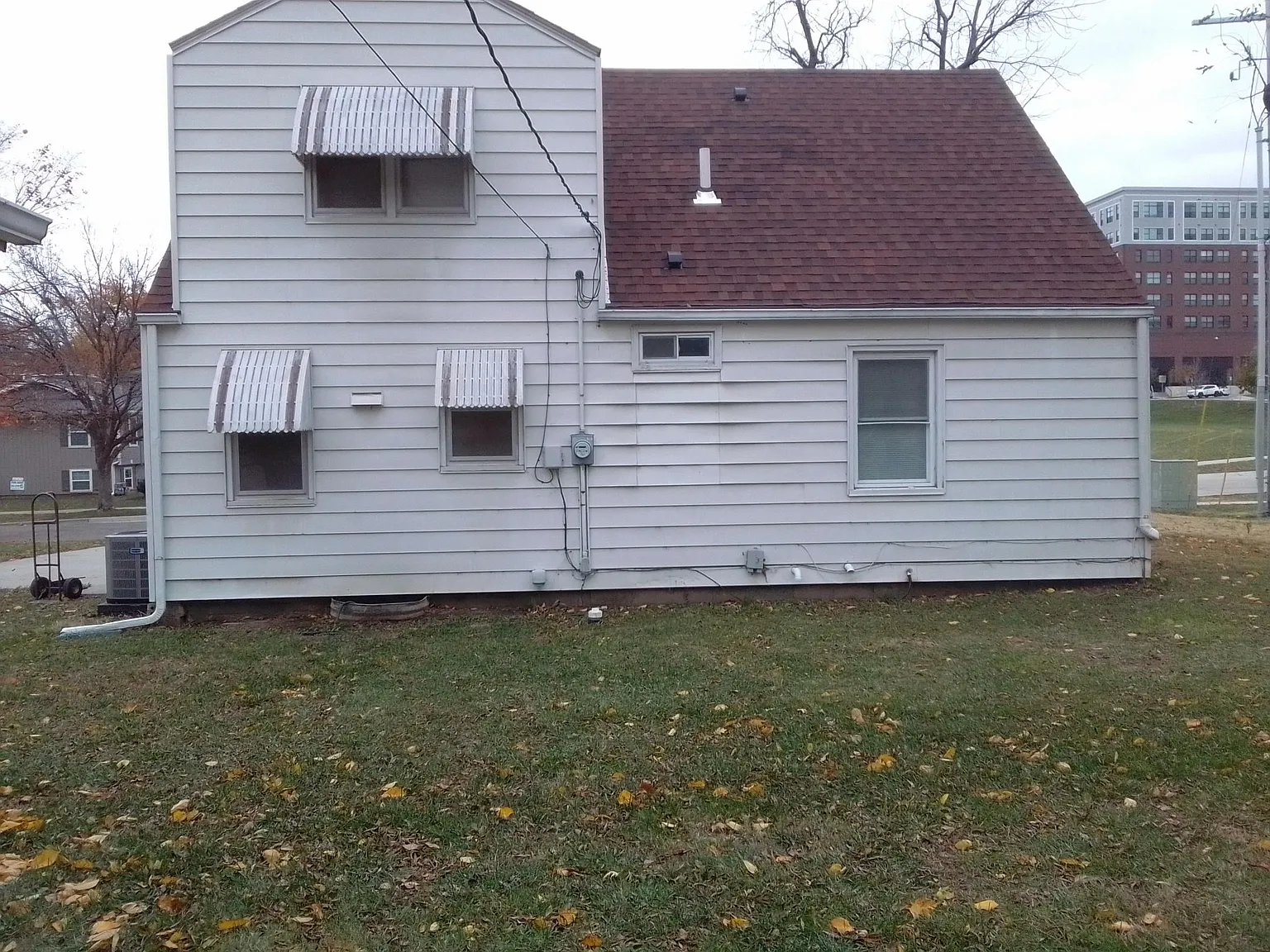 4 bed, 1350 sqft, $3,400 — Photo 3