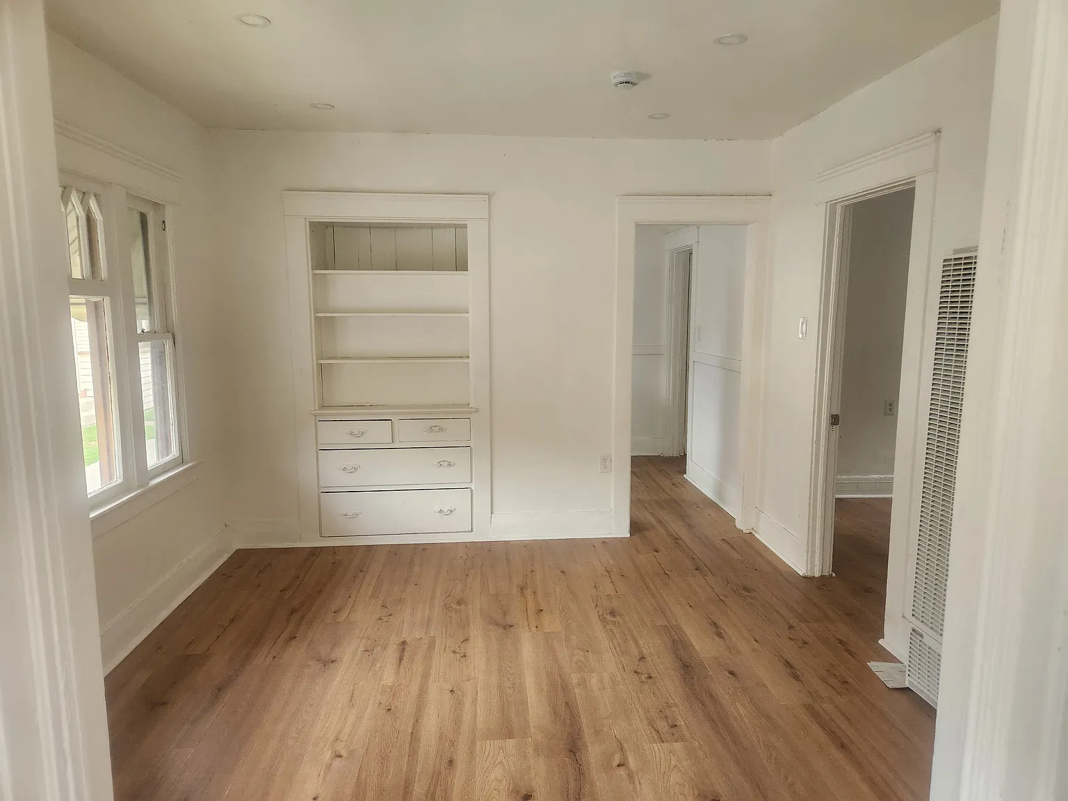 2 bed, 1.5 bath, 625 sqft, $2,095 — Photo 2