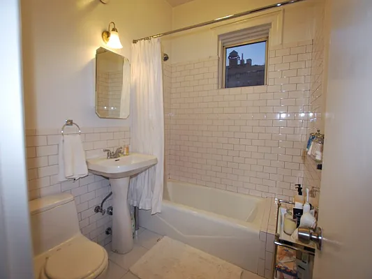 Sold by Sotheby's International Realty | media 25