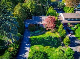 4447 Lakeshore Rd, Burlington, ON L7L 1B3