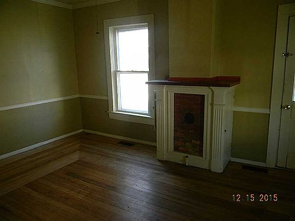 4th image of 227 W Church St