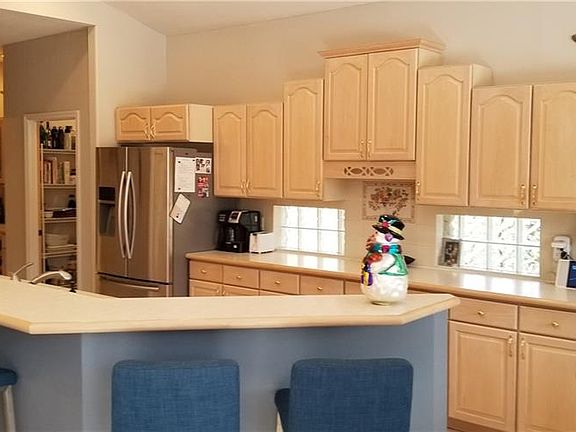 4th image of 276 E Joplin Ct
