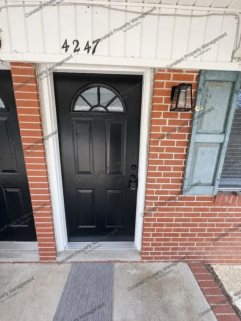 2 bed, 1.0 bath, $775 — Photo 1