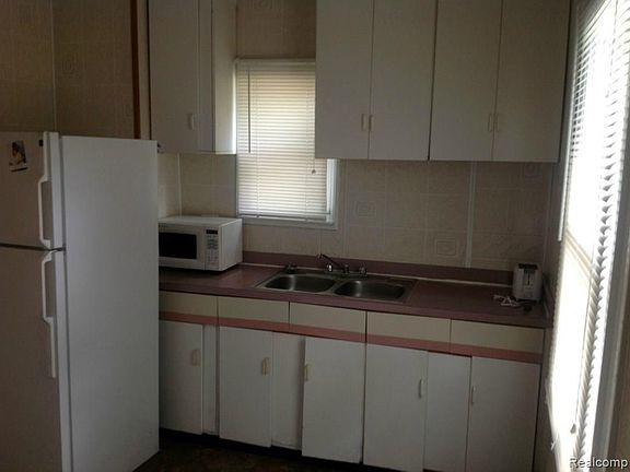 4th image of 457 W Bennett Ave