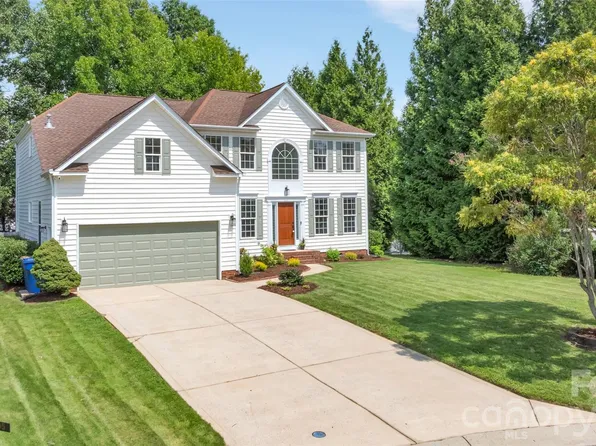14611 Eastgrove Dr, Pineville, NC 28134