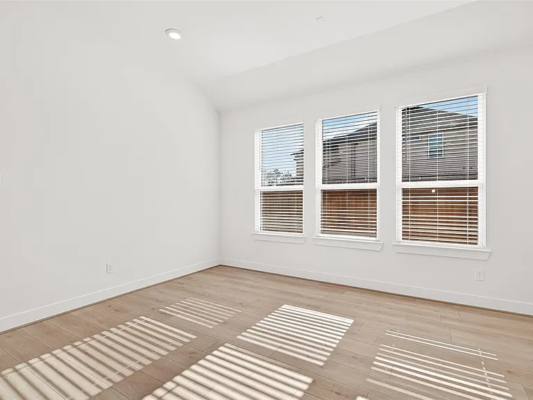 4916 Northern Woods Dr — Photo 7