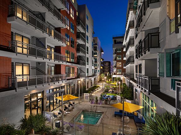 Pool | Next on Lex Apartments | Luxury Apartments in Glendale CA