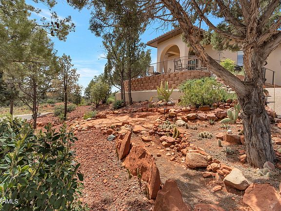 3rd image of 195 Pebble Drive