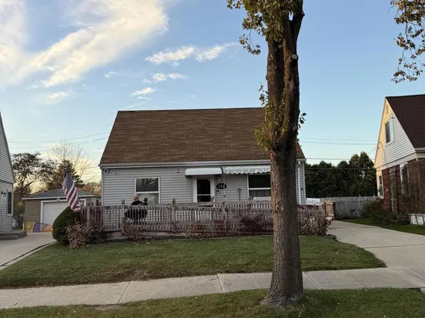 301 South 83rd STREET, Milwaukee, WI 53214