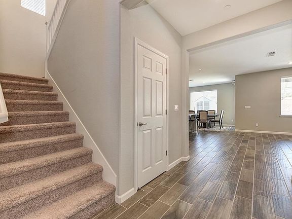 5th image of 3041 Quincy Ave