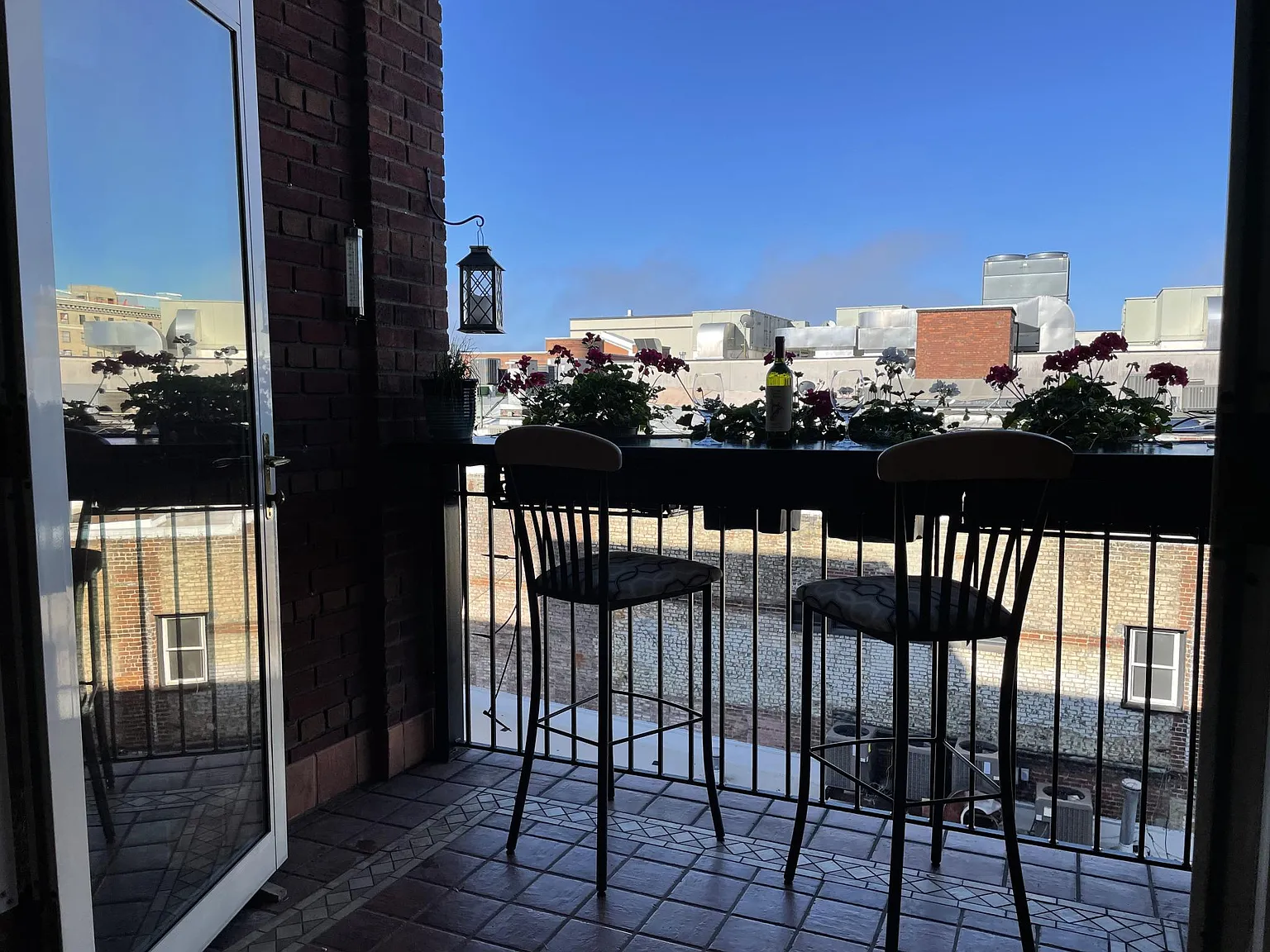 1 bed, 677 sqft, $2,150 — Photo 4