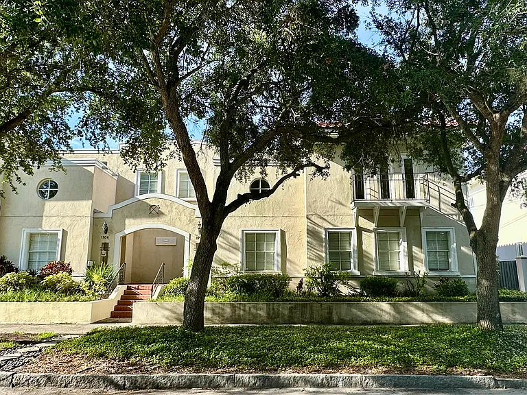 1708 W Morrison Ave — Photo 1