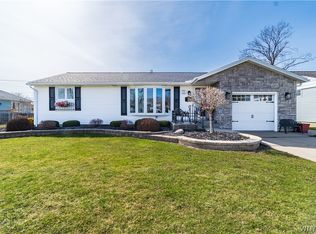 106 Dolphann Dr, Tonawanda, NY 14150