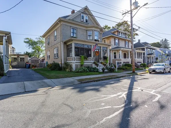 286 Maple St, New Bedford, MA 02740