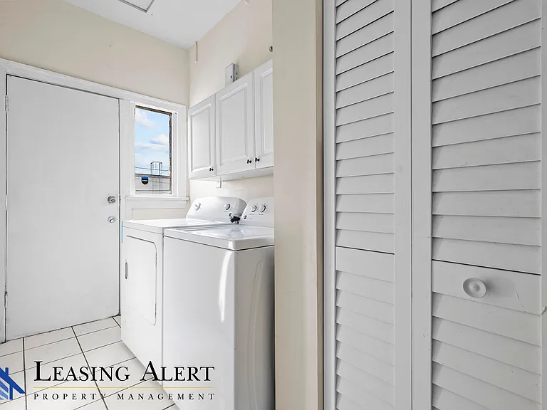 108 S Cummings St — Photo 13