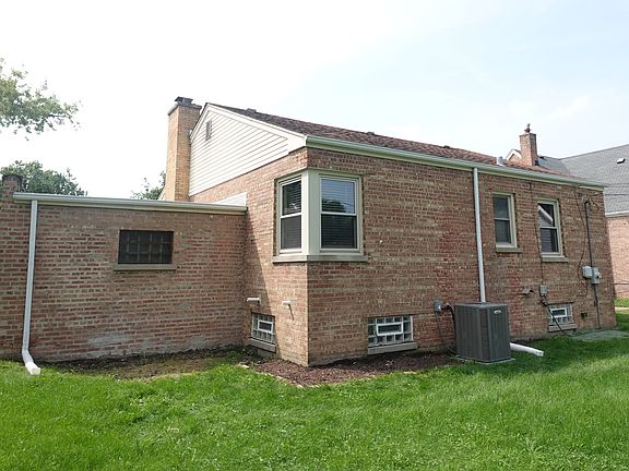 3rd image of 18637 Highland Ave