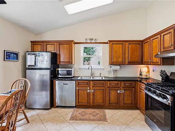 3rd image of 1779 Latour Dr NE