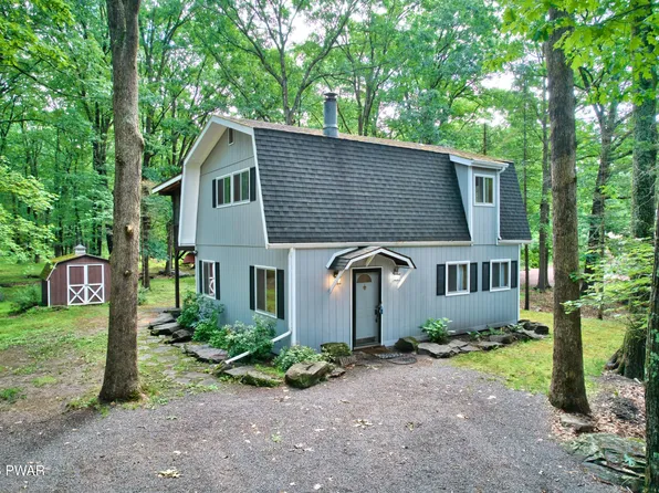 117 Village Ln, Lords Valley, PA 18428