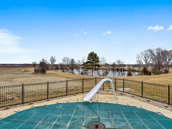 3rd image of 120 Dakota Dr
