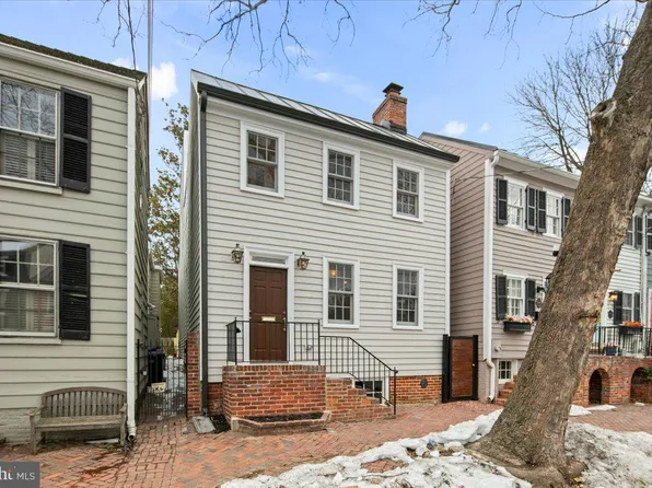 209 Wolfe St, Alexandria, VA 22314