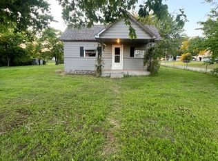 402 W Charleston Ave, Yale, OK 74085