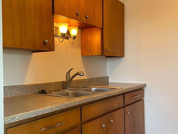 4th image of 412 Mill Ave S APT 303