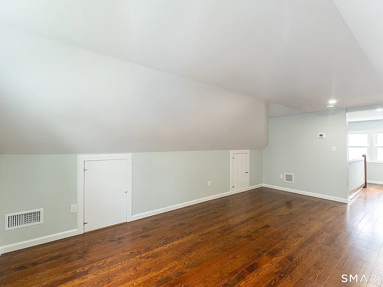 121 Victory St — Photo 15