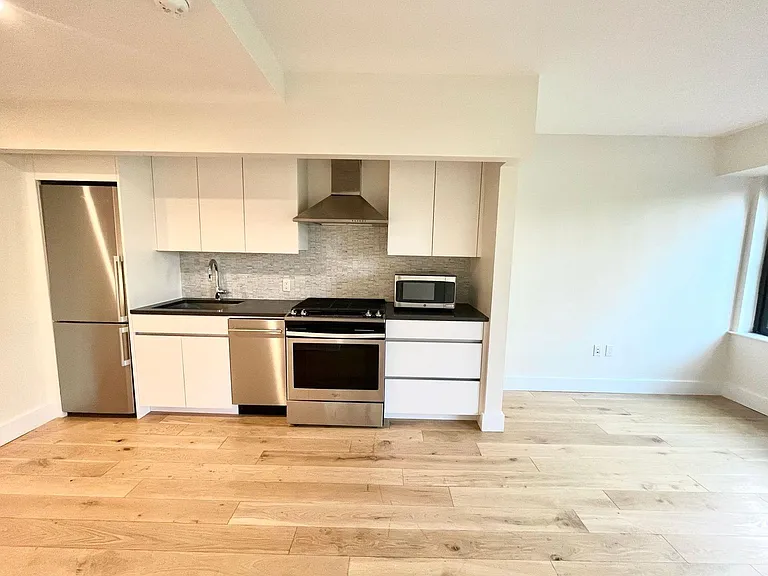 504 Myrtle Ave #5N — Photo 3