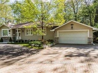 1588 Truscott Dr, Mississauga, ON L5J 1Z4