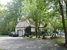 5th image of 117 South Ln