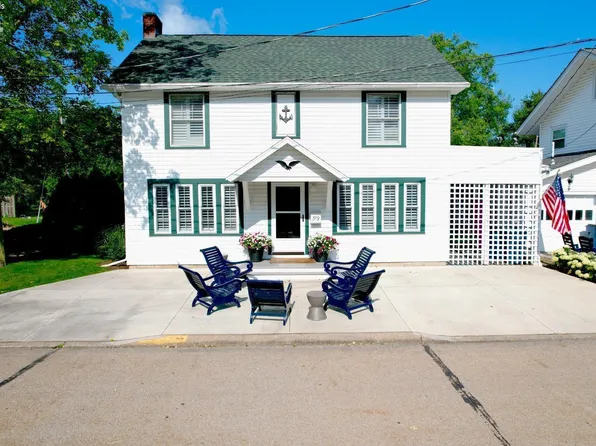 319 Seneca Ave, Huron, OH 44839