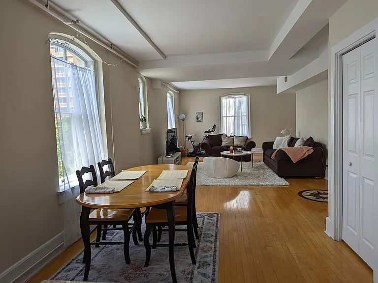 212 W Franklin St #202 — Photo 12