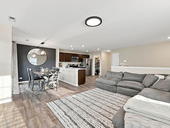 2nd image of 3839 Honeysuckle Ln