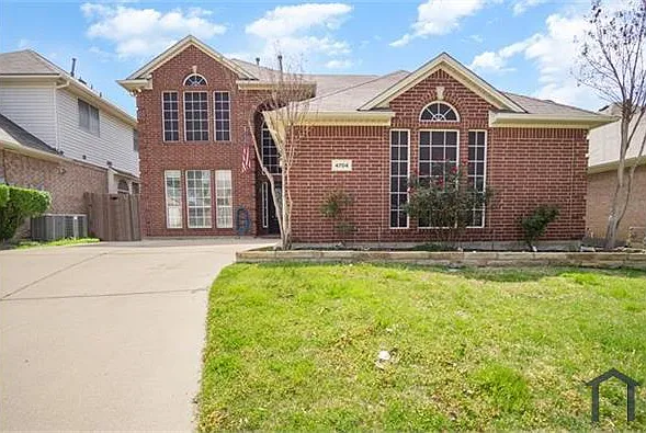 4 bed, 2470 sqft, $3,400 — Photo 1