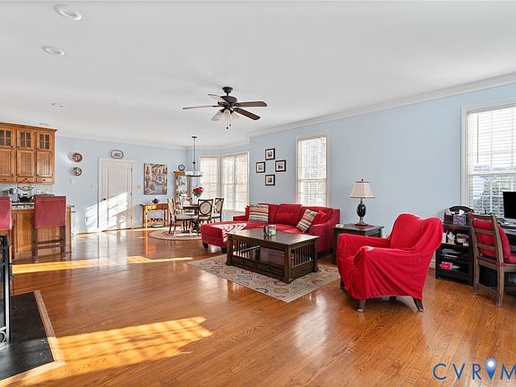 2nd image of 300 Lighthouse Point