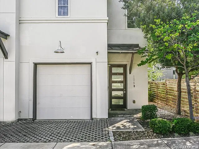 2 bed, 2.5 bath, 1480 sqft, $2,800 — Photo 2