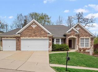933 Green Arbor Dr, Fenton, MO 63026