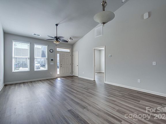 3rd image of 121 N Ferncliff Dr