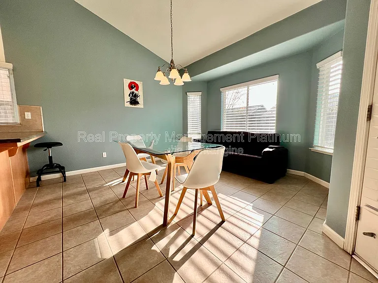 6859 E Cortland Ave — Photo 13