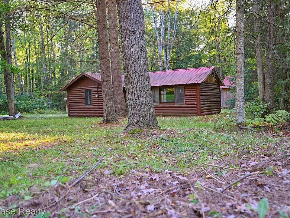 4th image of 7745 Alpine Dr