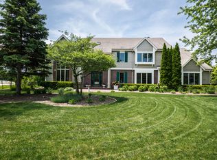 7611 S Sanctuary Rd, Franklin, WI 53132