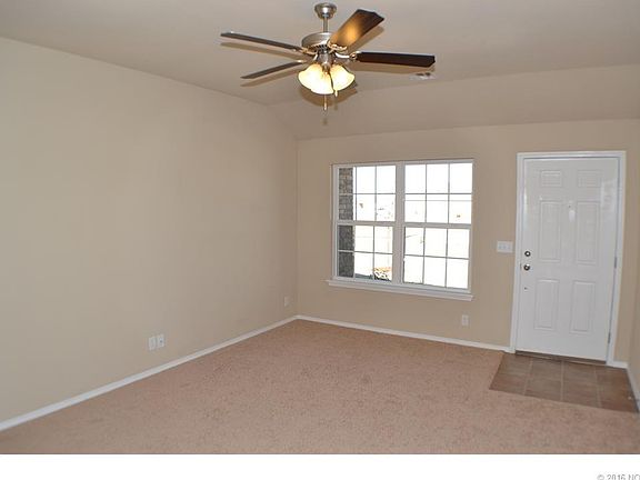 3rd image of 14920 N Pin Oak St