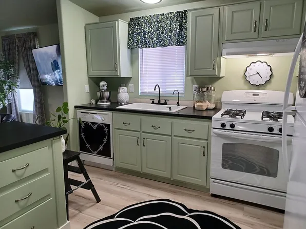 3405 Sinton Rd Lot 174, Colorado Springs, CO 80907