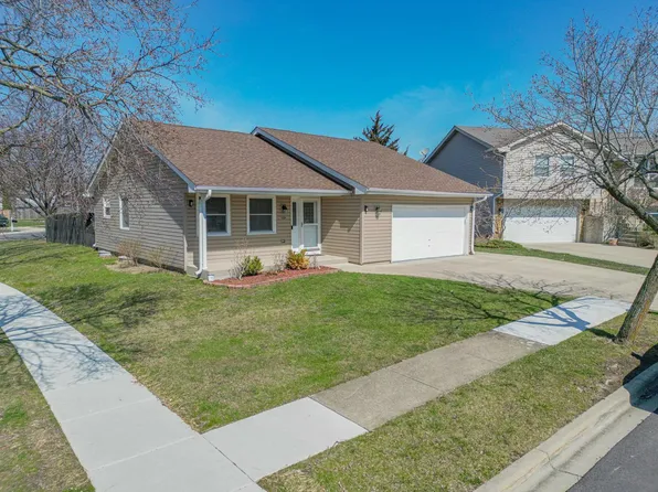 1972 Crescent Ln, Hoffman Estates, IL 60169