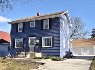530 N 99th St, Wauwatosa, WI 53226