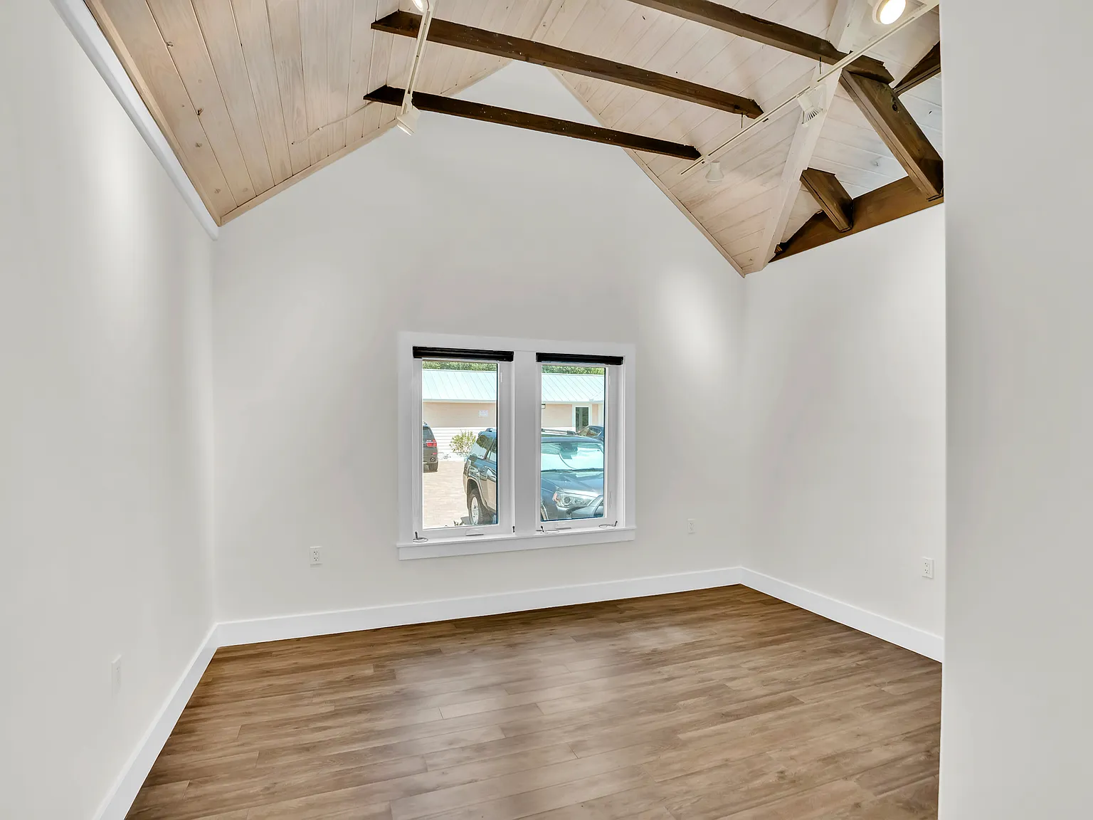 1 bed, 1200 sqft, $2,000 — Photo 2