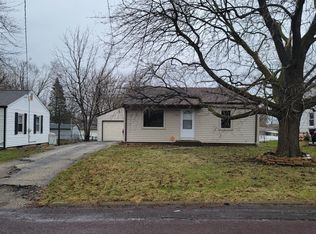 2210 W Camille St, Peoria, IL 61614