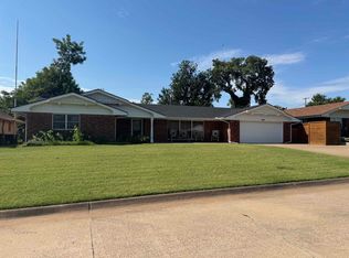 1809 Mocking Bird Ln, Enid, OK 73703