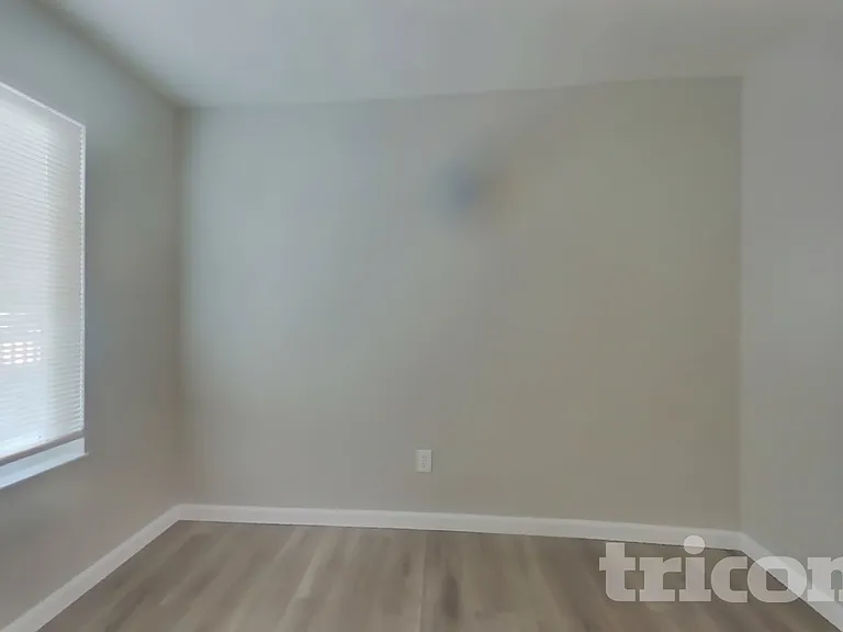 2308 Clinton Ct — Photo 11