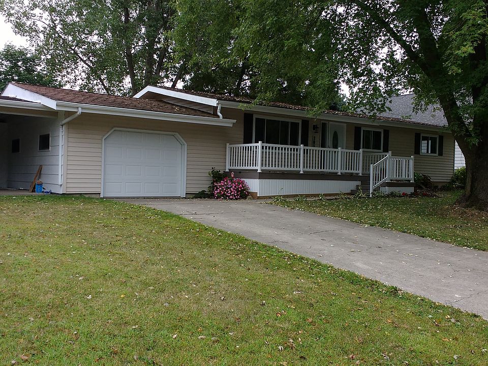 1st image of 305 8th Ave SW